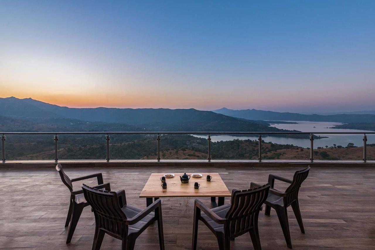 Eyes On The Lake By Stayvista - A Hillside Villa With A Captivating View Of The River Pune Exterior photo