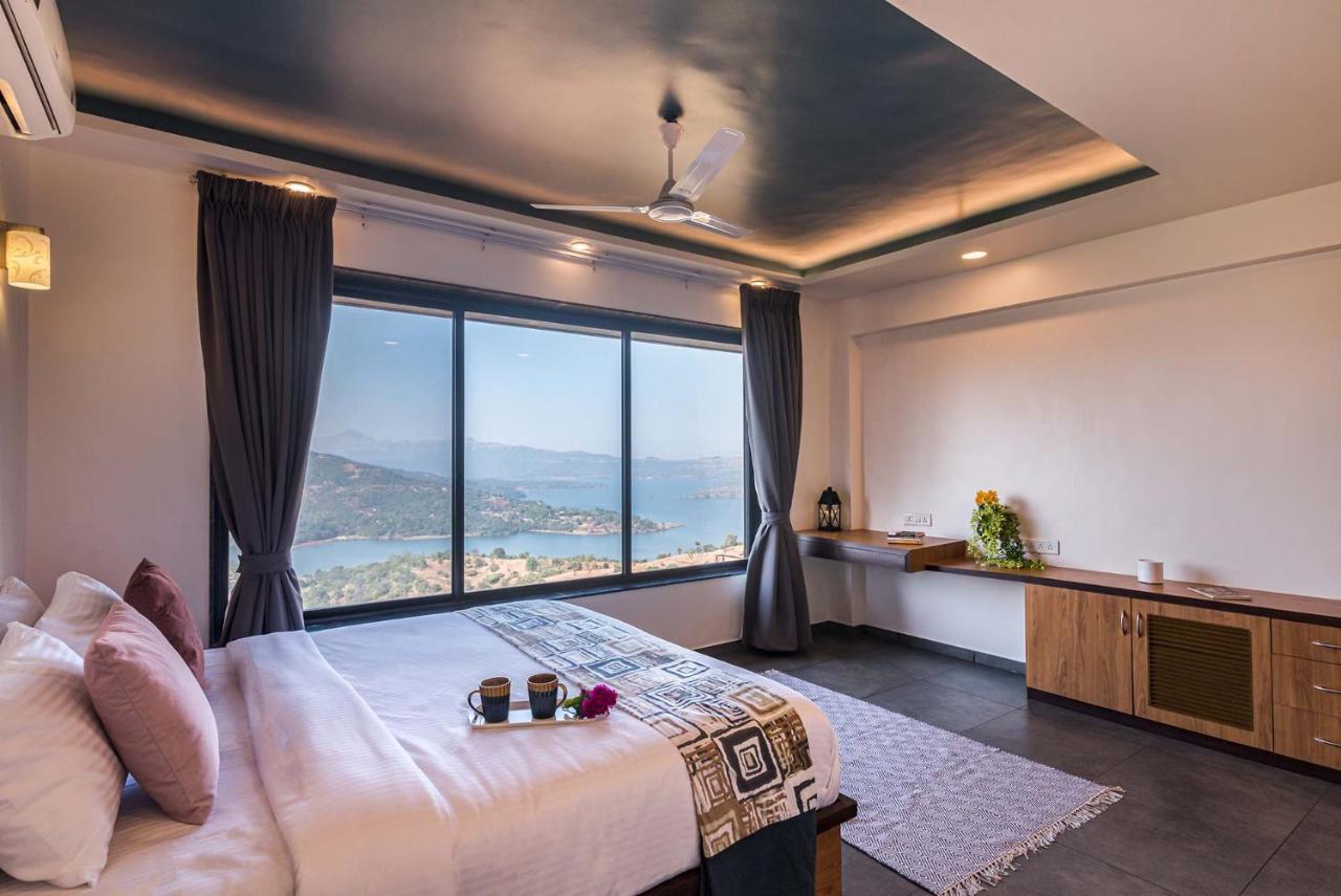 Eyes On The Lake By Stayvista - A Hillside Villa With A Captivating View Of The River Pune Exterior photo